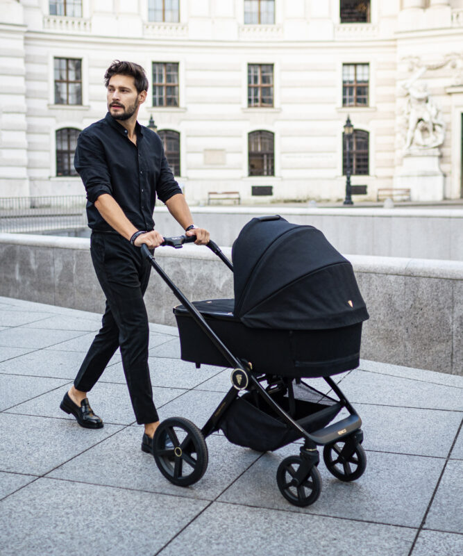 Upline All Black Pram Venicci UK