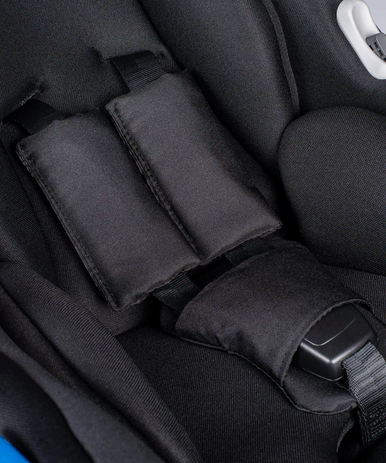Venicci_Carseat_Black_detail_2